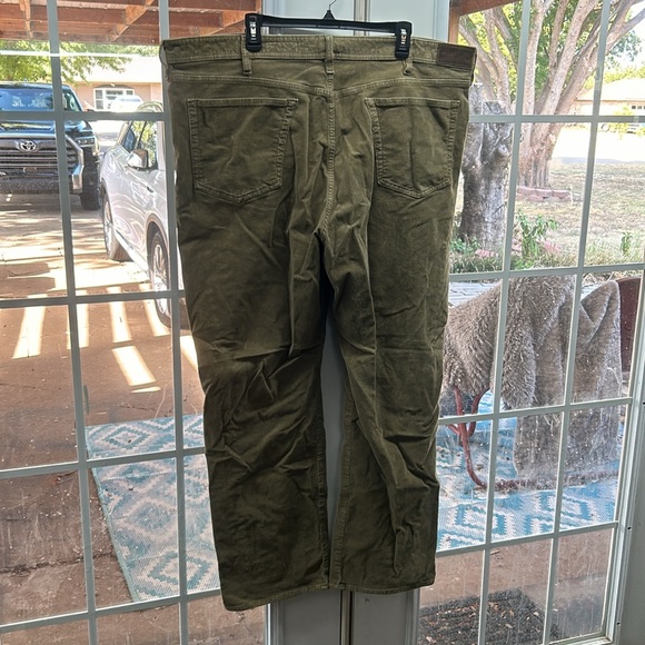 Men’s Corduroy Pants. Cremieux. 46x32. Camel Colored. - Picture 2 of 3